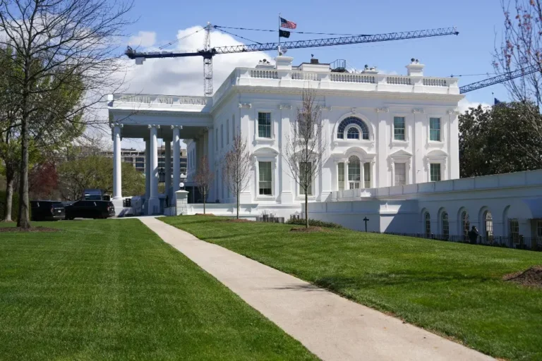 white-house-ballroom-halt-construction